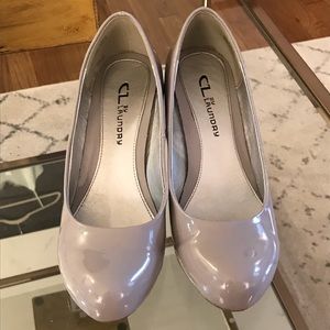 LIKE NEW Chinese Laundry Gray Wedge Pumps